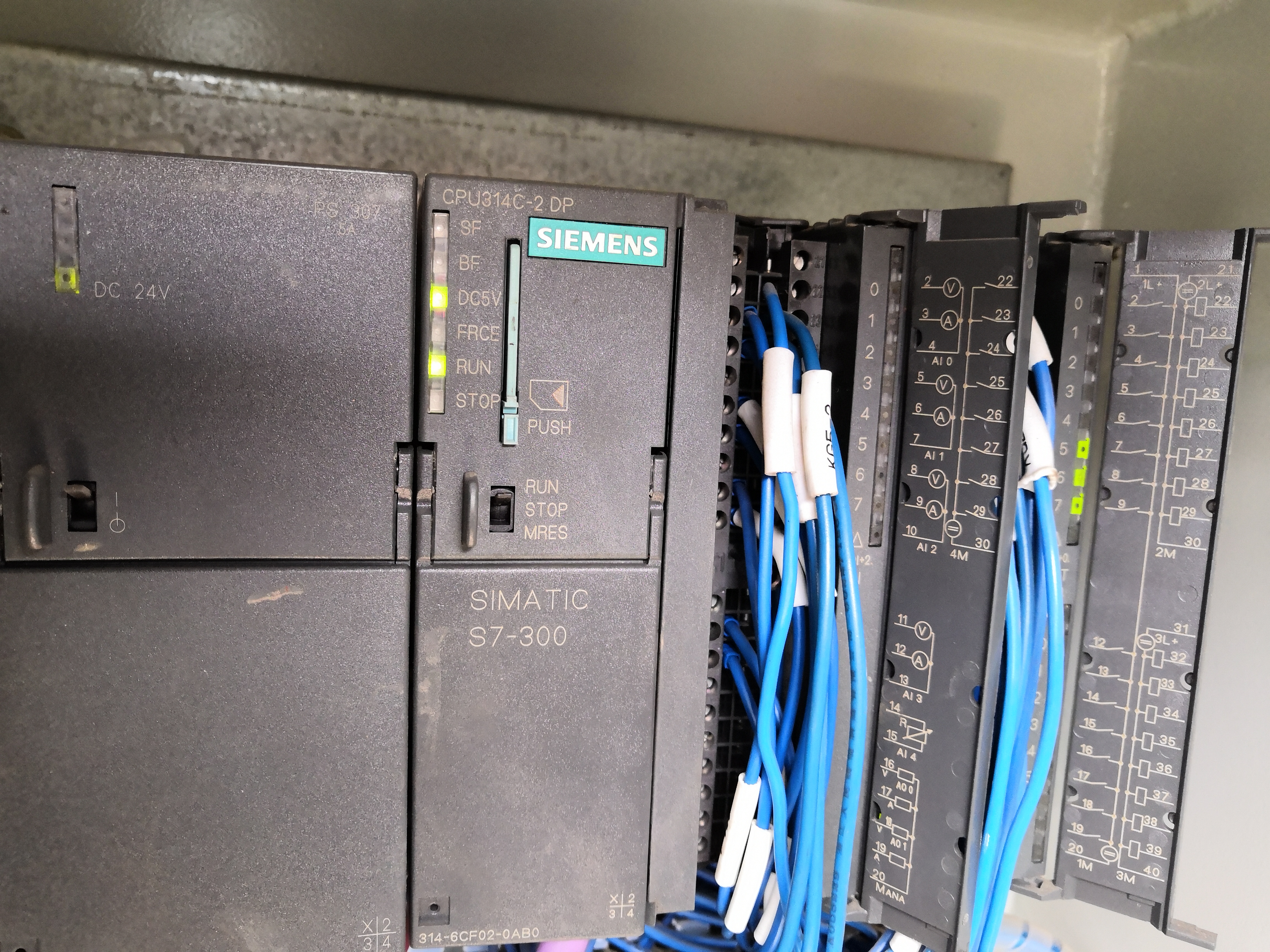 品    线:可编程逻辑控制器 —— 西门子 —— simatic  s7-300